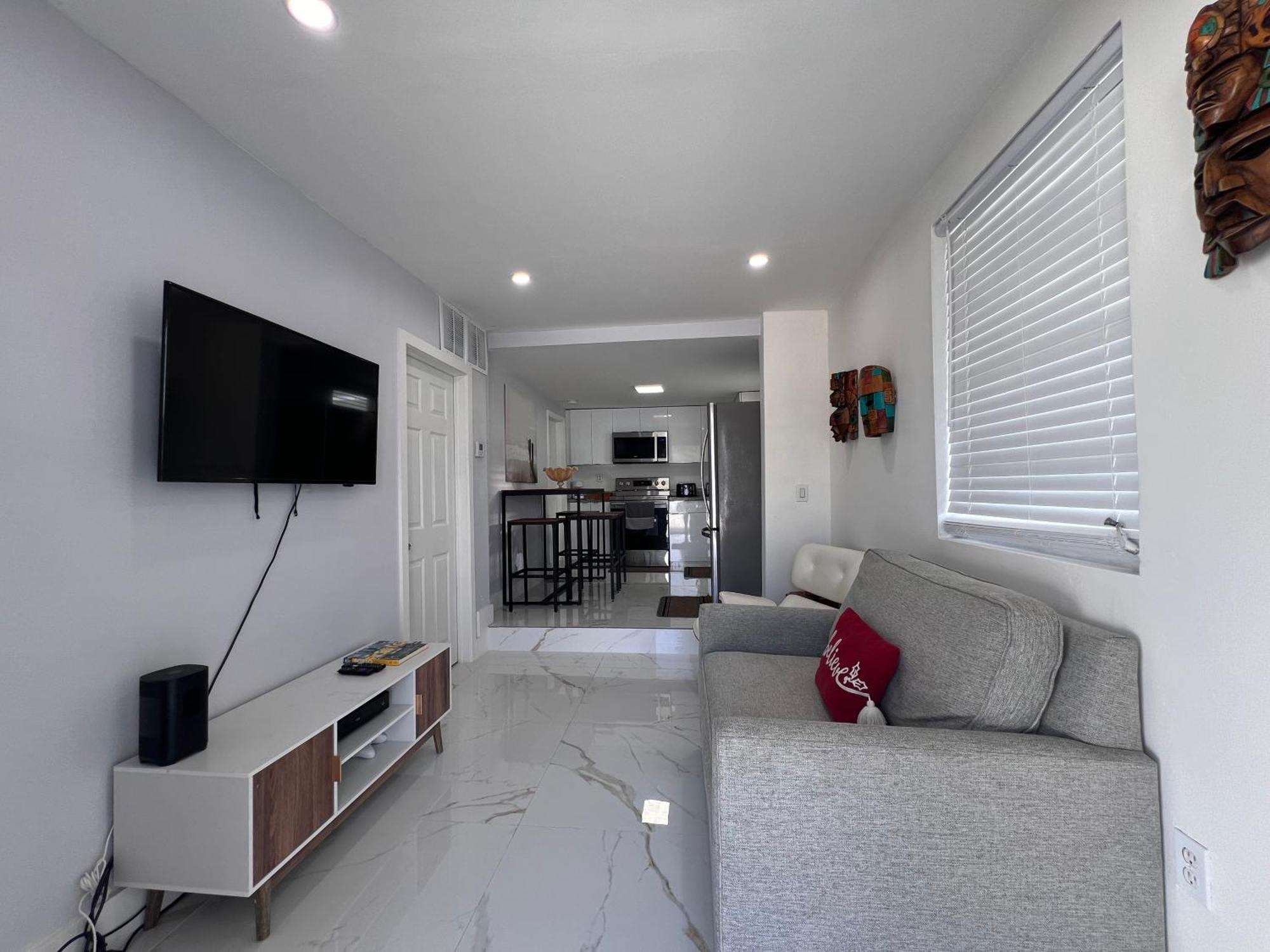 Charming Two Bedroom Apartment. Miami Exterior photo