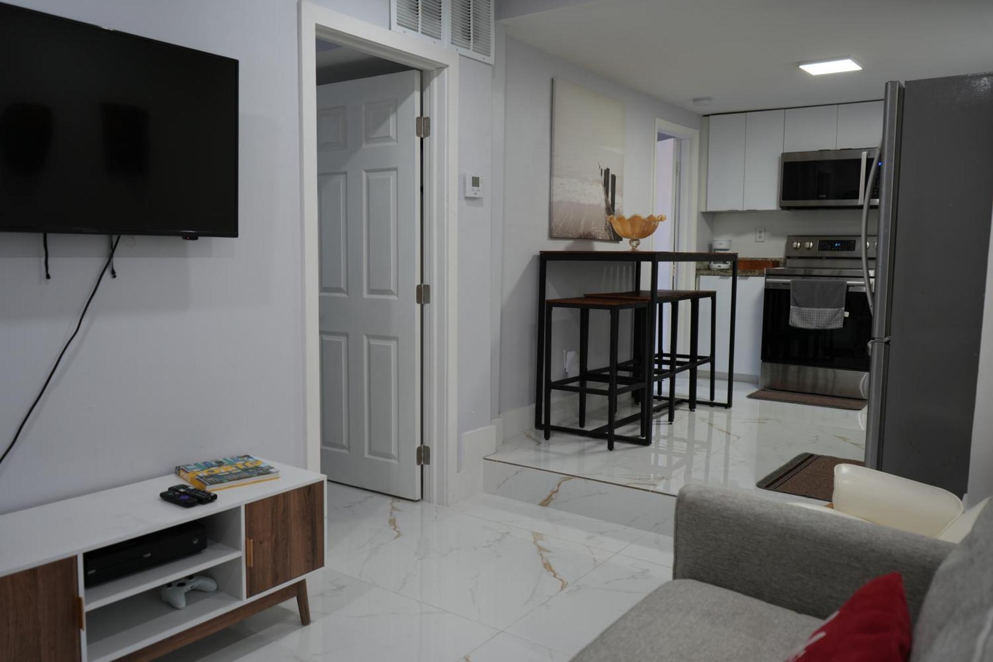 Charming Two Bedroom Apartment. Miami Exterior photo