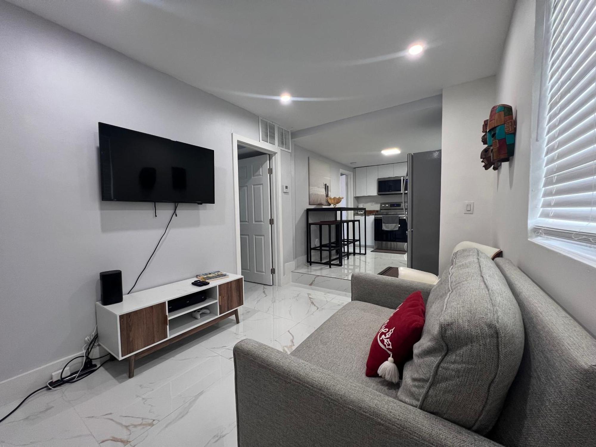 Charming Two Bedroom Apartment. Miami Exterior photo